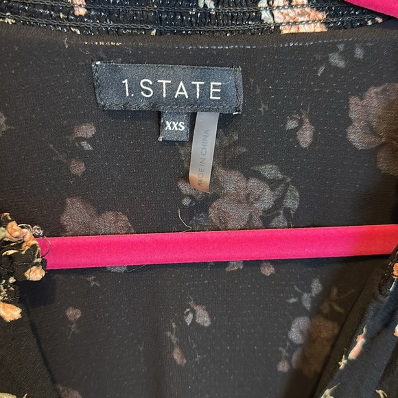 1.State black/pink short sleeve elastic waistband v neck 2 pocket jumpsuit XXS - Picture 2 of 3